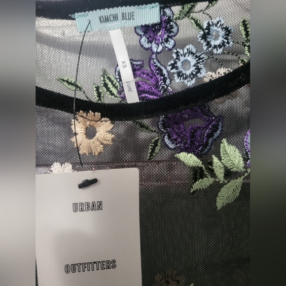 Urban outfitters beautiful black mesh sheer baby tee with floral embroidery XS - Picture 3 of 7
